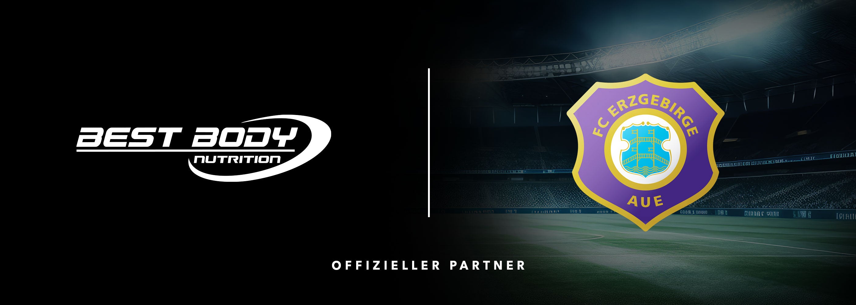 Schwarzer Hintergrund mit Best Body Nutrition Logo links und Vereinswappen des FC Erzgebirge Aue rechts in einem Stadion, darunter der Schriftzug ‚Offizieller Partner‘.